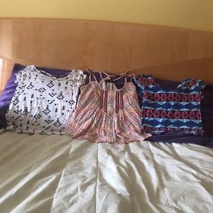 🌼Summer tops -Tags are Large and XS, fit Small 🌼